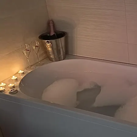 Couette-café Stefania 3*