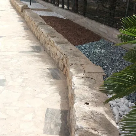 Stefania Oda ve Kahvaltı 3*